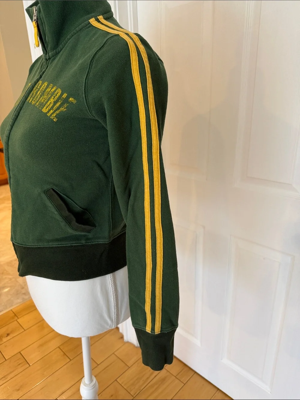 Abercrombie & Fitch Y2 K Green and Yellow Zip-Front Women's Sweater